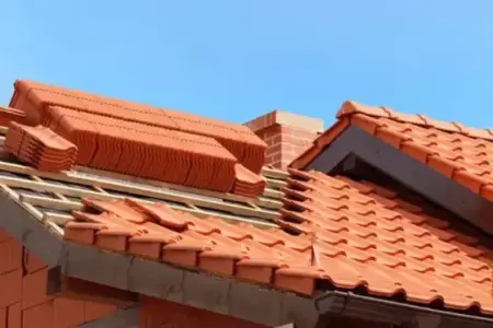 Pose et rénovation de toiture en tuiles aux Peintures